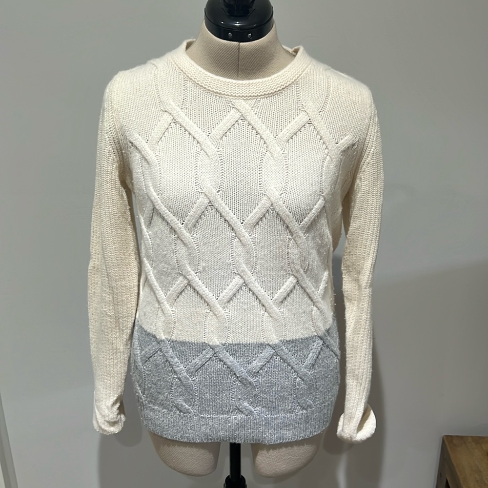 Ann Taylor Cashmere Wool Blend Cable Knit white and gray Sweater M